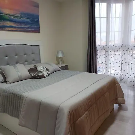 Moderno Apto Con Vistas Al Puerto, Aire Acondicionado,wifi,piscina,facil Aparcamiento *