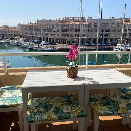 Moderno Apto Con Vistas Al Puerto, Aire Acondicionado,wifi,piscina,facil Aparcamiento *